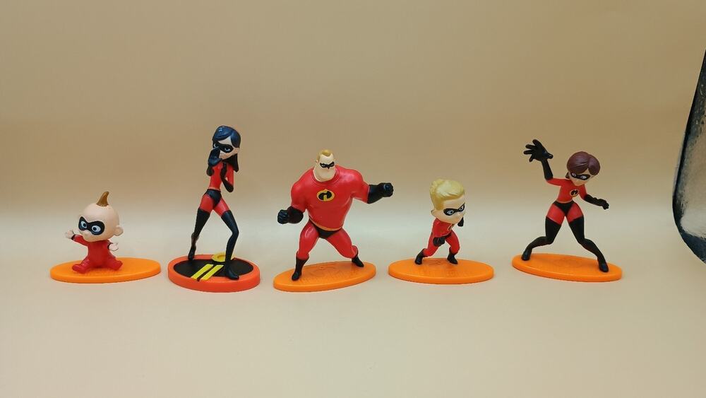 The Incredibles Full Family Of 5 Figure 2019 Disney Pixar apprx 3" PVC Figures